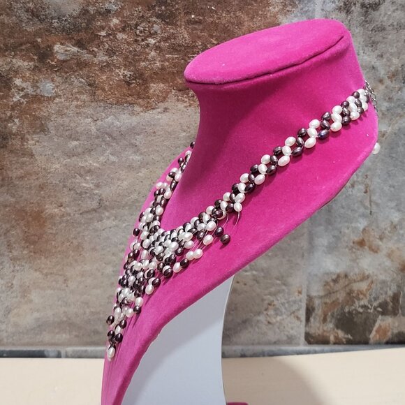 Pearl Cascade Bib Style Necklace White Gray Colors - Picture 7 of 11